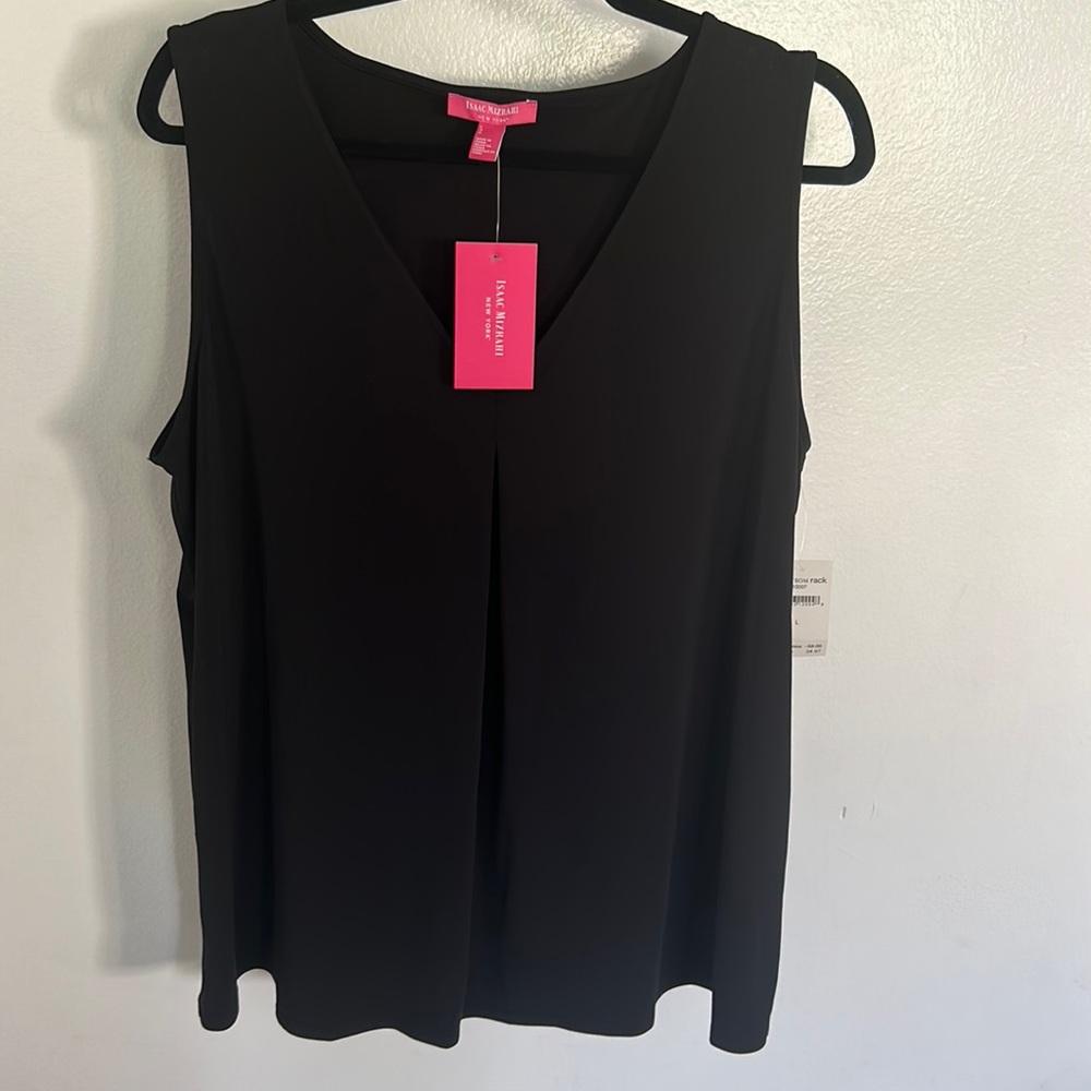 New black Isaac Mizrahi top in L